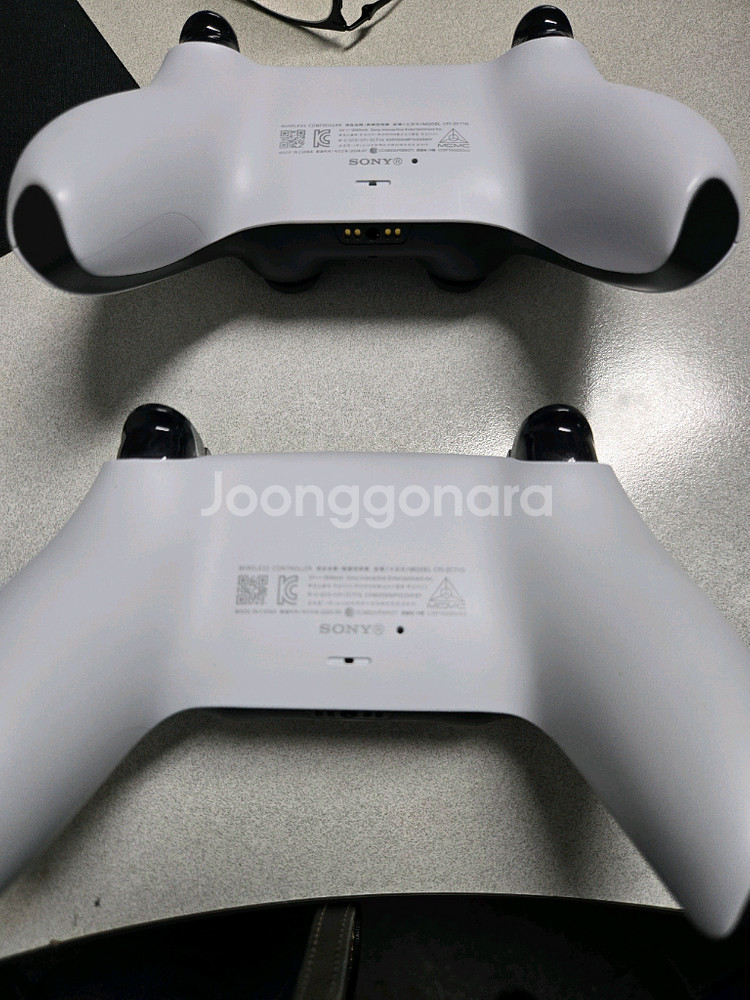 PS5 듀얼센스 컨트롤러 2개--1