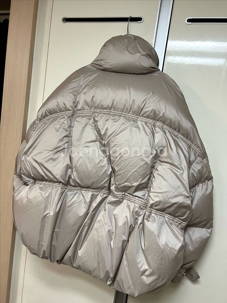 제평 메종드메이어 덕다운 숏패딩 오리털 점퍼 자켓 봄버 유광 베이지 하이넥--4