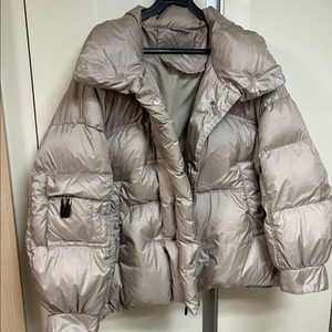 제평 메종드메이어 덕다운 숏패딩 오리털 점퍼 자켓 봄버 유광 베이지 하이넥