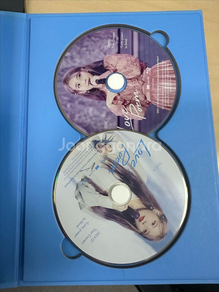 아이유 러브포엠 콘서트 블루레이--2