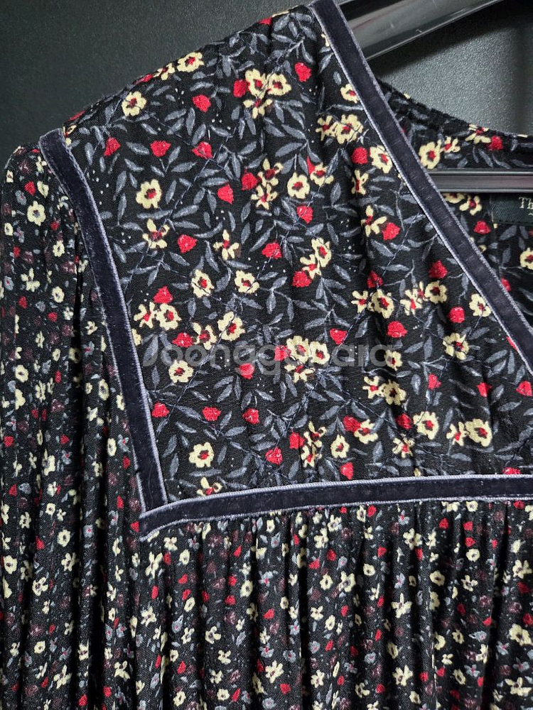 써스데이아일랜드 프린트 원피스ㅡ정품 가격내림--8