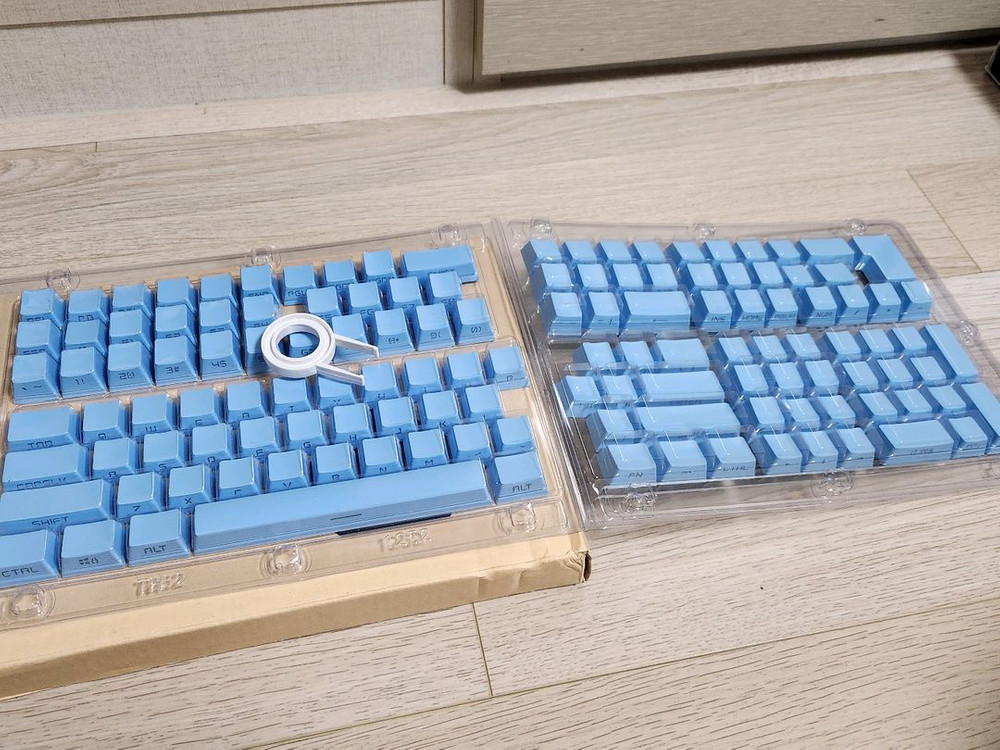 키보드 스위치(저소음 솜사탕축, 목새축), 키캡들 팝니다.--1