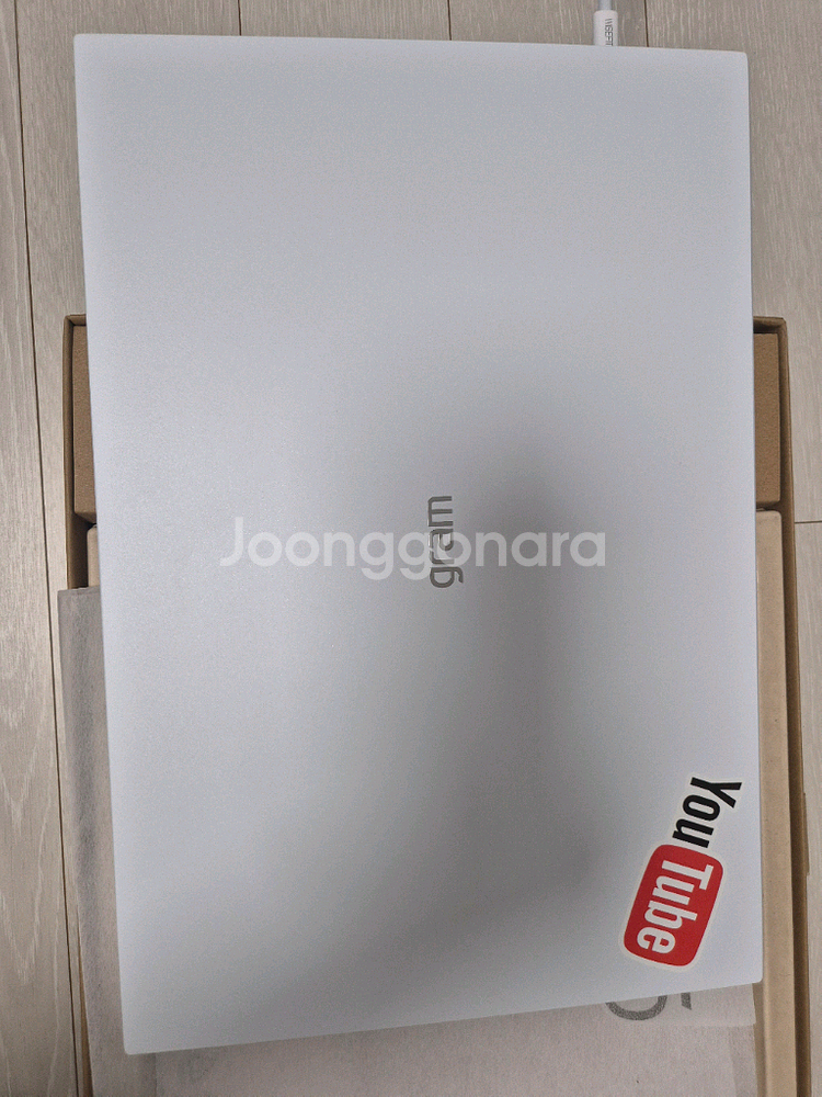 LG Gram 그램 16인치 노트북 화이트 팝니다.(상태 최상)--2
