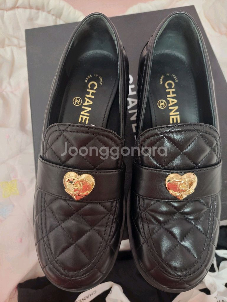 정품)최저가급처5번정도신은! 샤넬 하트 로고 로퍼 구두--2