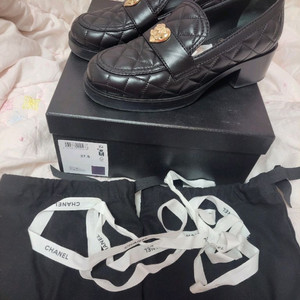 정품)최저가급처5번정도신은! 샤넬 하트 로고 로퍼 구두
