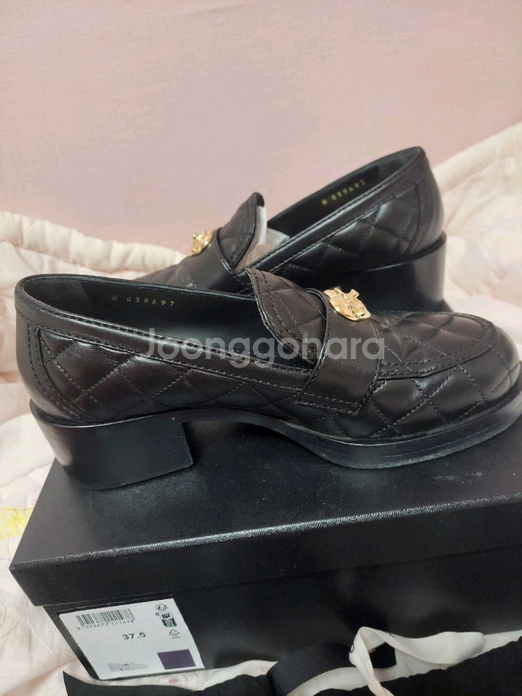 정품)최저가급처5번정도신은! 샤넬 하트 로고 로퍼 구두--3