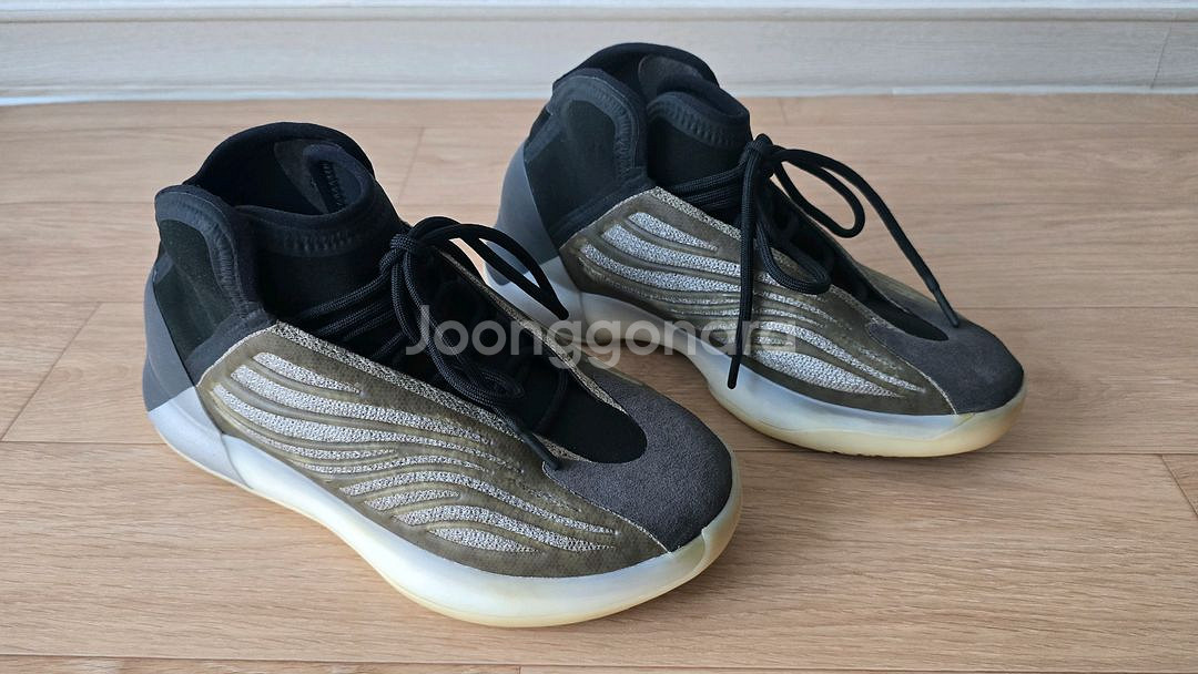 아디다스 이지 퀀텀 바리움 270--0