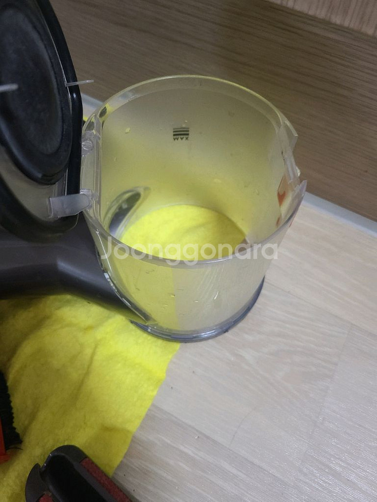 다이슨 V6 무선청소기 (세척완료.새배터리)--4