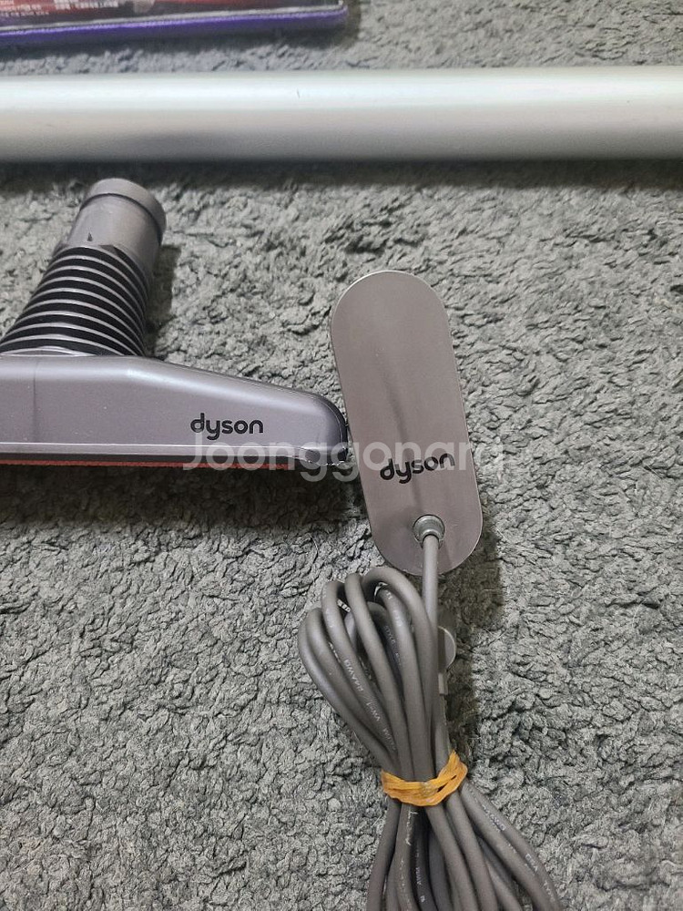 다이슨 V6 무선청소기 (세척완료.새배터리)--8