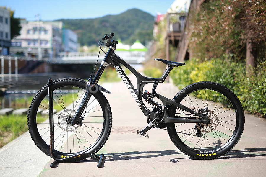 19년 산타크루즈 V10 카본C M 멀렛 29/ 27.5인치--3