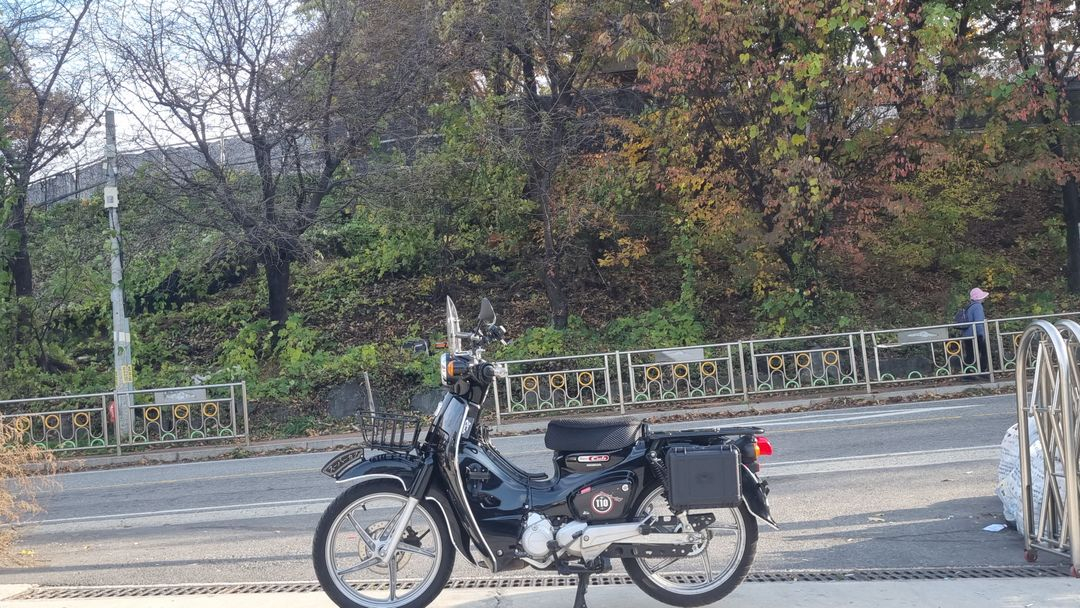 혼다 슈퍼커브 110 20년식/2만키로수/튜닝잘된차량/급매 이미지