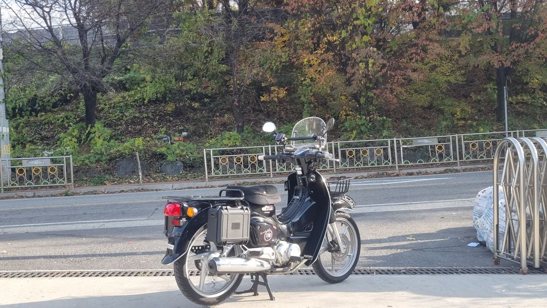 혼다 슈퍼커브 110 20년식/2만키로수/튜닝잘된차량/급매 이미지