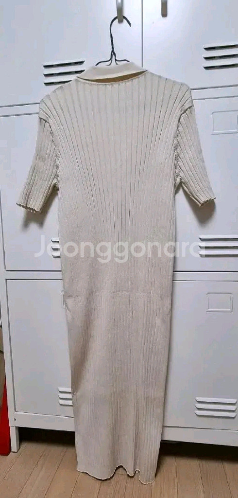 골지 카라 버튼 원피스 - 베이지--9