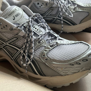 아식스 젤님버스10.1 275mm 한국한정판 화이트글레이셔그레이