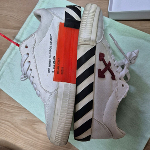 정품 박스x 오프화이트 255 남여공용