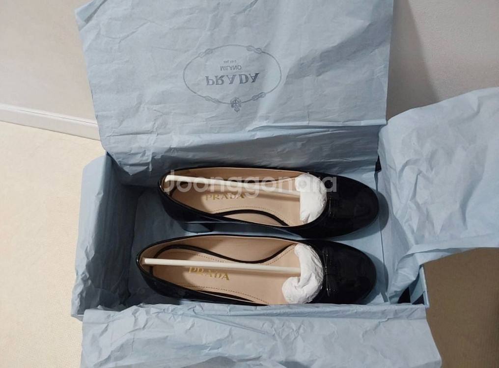 [프라다]정품 에나멜 구두 36사이즈--8