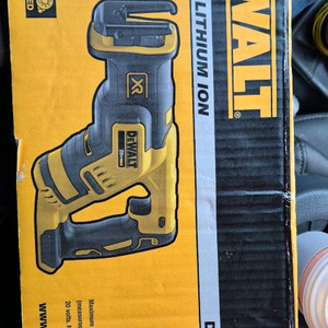 디월트 DCS367N 무선 컷쏘 베어툴