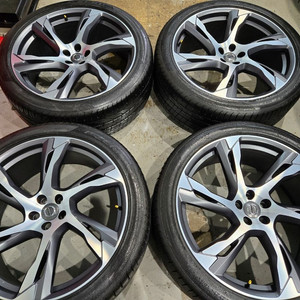 볼보XC90 22인치 순정 휠타이어 판매합니다