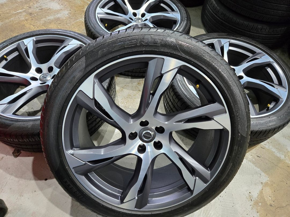 볼보XC90 22인치 순정 휠타이어 판매합니다 이미지