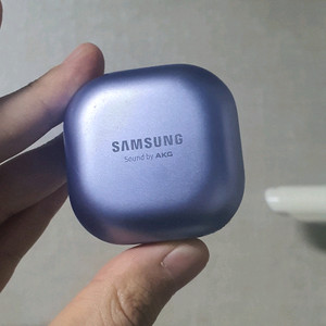 버즈 프로 바이올렛 충전기 본체 판매합니다