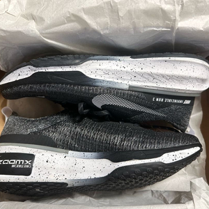 나이키 줌X 인빈서블 런3 블랙 290