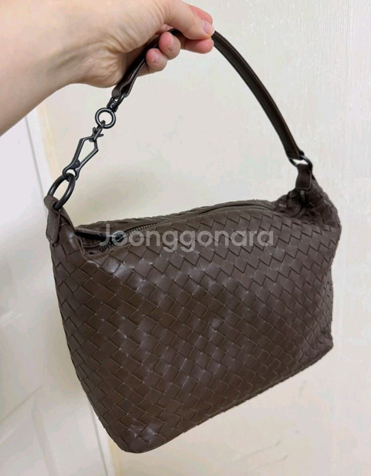 보테가베네타 레더 나파 숄더백크로스백가방프라다구찌루이비통셀린느크로스백팩테수토호보백샤넬생로랑프라다디올에르메스로로피아나--0