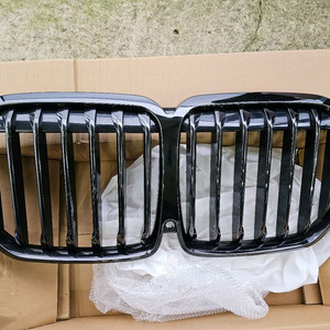 bmw x7 블랙크롬크릴 이미지