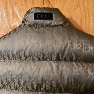 [54] 디올 오블리크 패딩 조끼 판매 합니다. 이미지