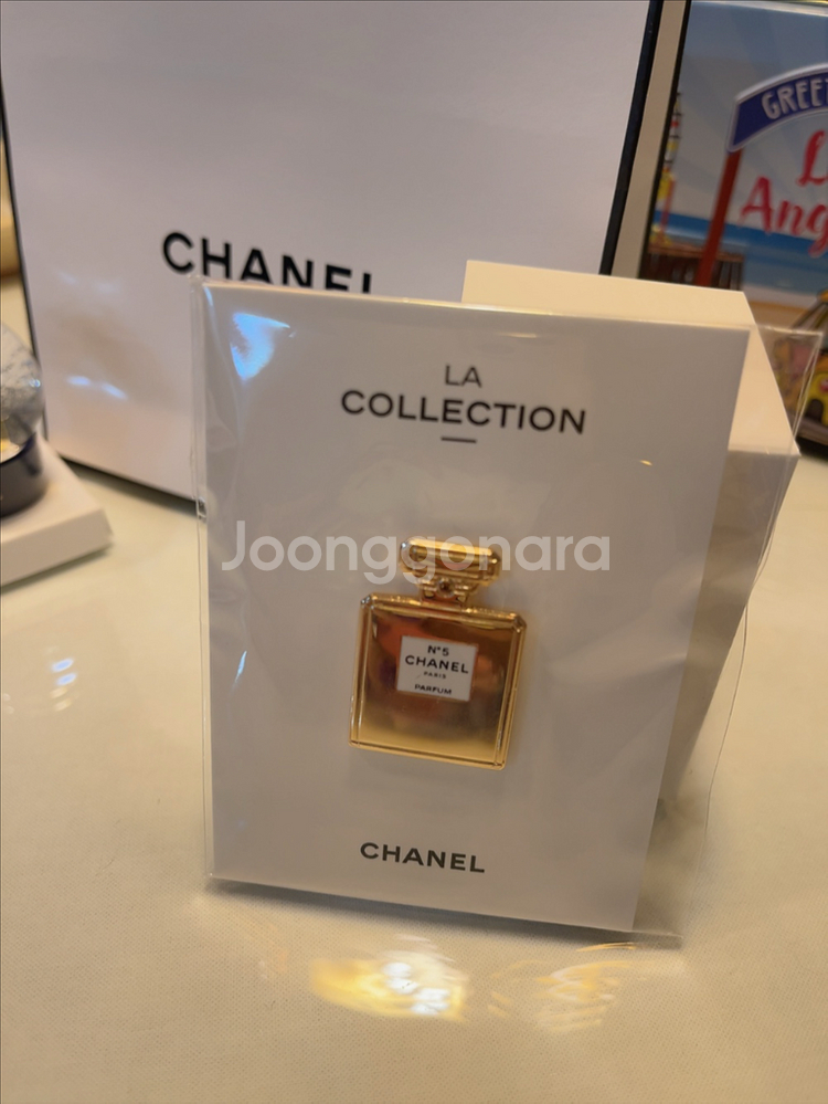 샤넬 스노우볼 , 샤넬 뱃지 팔아요--3