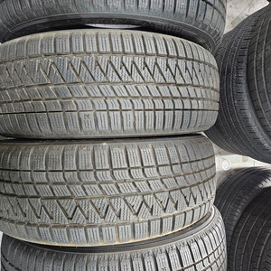 235 55 19 금호 윈터타이어 한대분 판매합니다