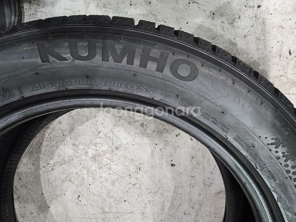 235 55 19 금호 윈터타이어 한대분 판매합니다--5