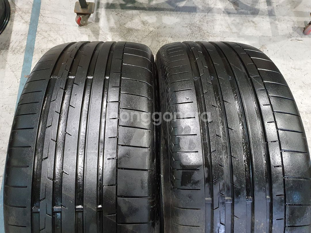 285 40 22 콘티넨탈 중고타이어 2본 판매합니다--0