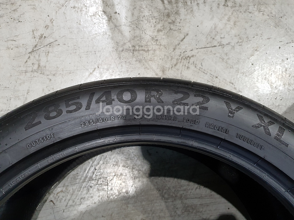 285 40 22 콘티넨탈 중고타이어 2본 판매합니다--5