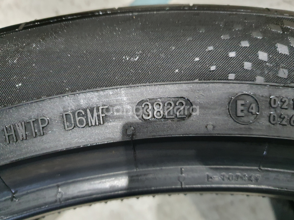 285 40 22 콘티넨탈 중고타이어 2본 판매합니다--6