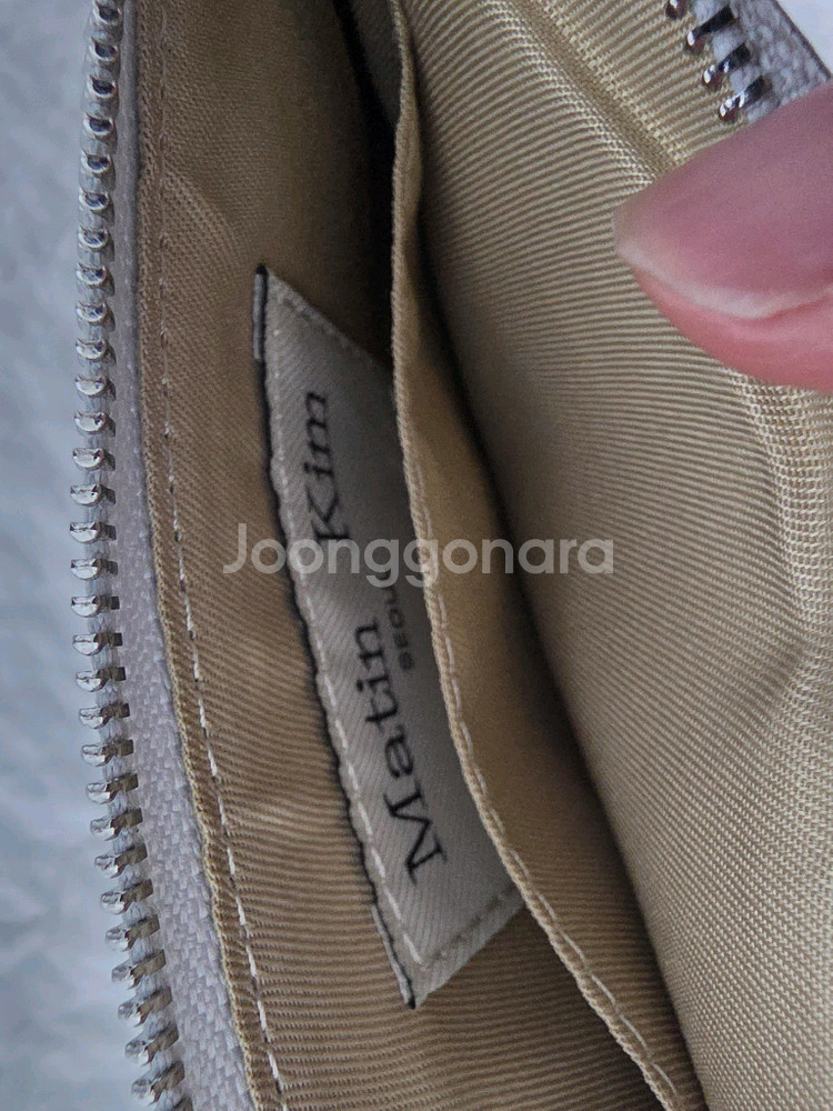 마뗑킴 글로시 레더 마이크로 백--2