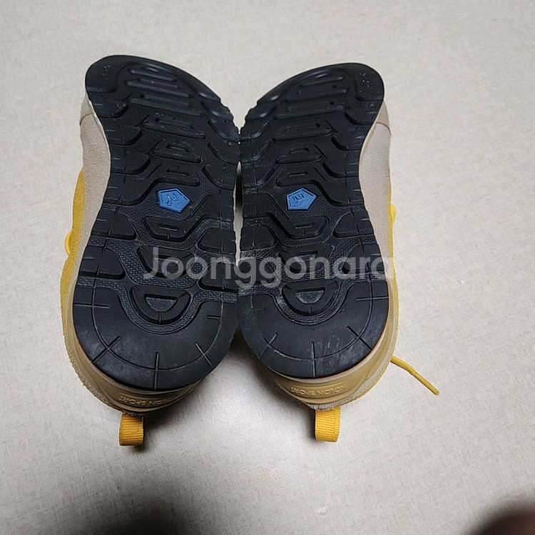 코오롱스포츠 트레킹화.등산화 265m--6