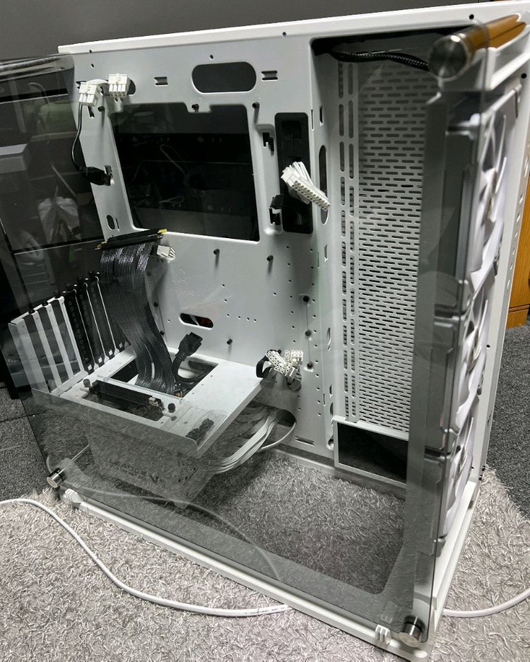 core p3 tg pro 빅타워+슈퍼플라워 1000w+리안리 화이트 데스크탑 케이스--2