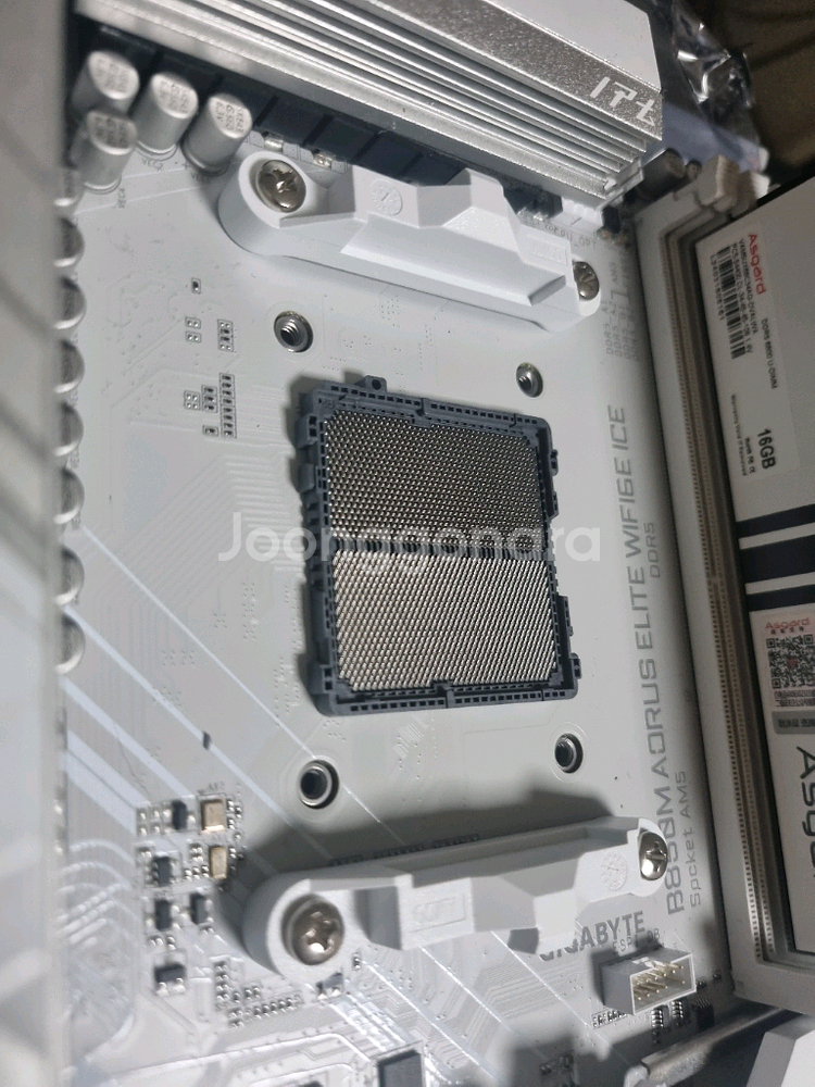 기가바이트 b850m 어로스 아이스--2