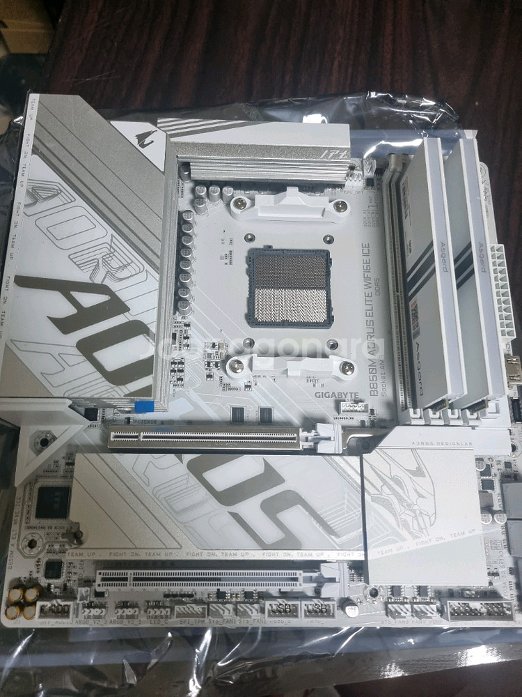 기가바이트 b850m 어로스 아이스--0