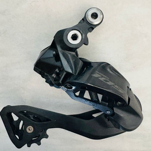 105 di2 뒷드레일러