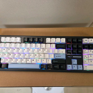 (미개봉) 독거미 AULA F108 저소음솜사탕축