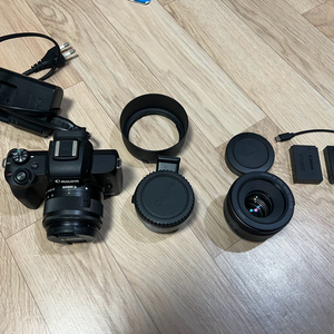 캐논 EOS M50 + EF-M 15-45mm + EF 50mm + EF-EOS M 어댑터 + 렌즈 후드