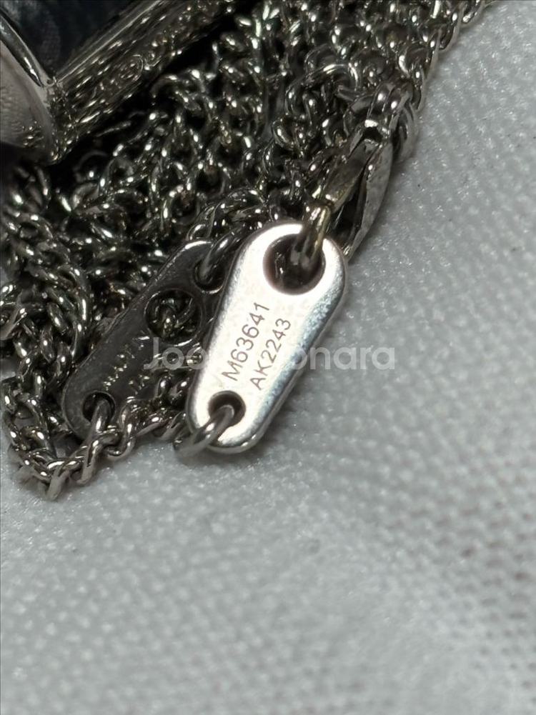 루이비통 모노그램 이클립스 참스 목걸이--4