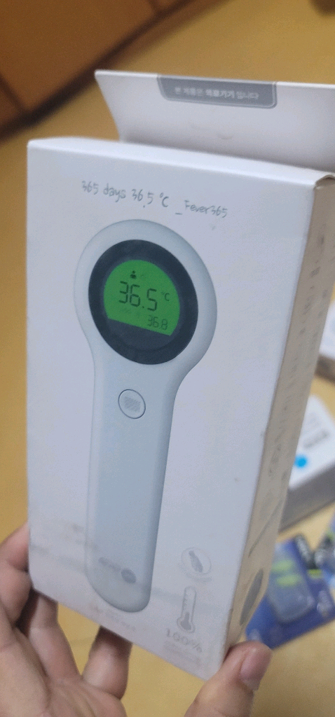 체온계 새상품들 3가지종류 거치대도 있네요 판매 가격: 개당 70,000원 (각각 개별 )가정에 어린아이나 노약자--2