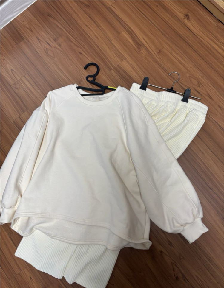 리앙쥬 양기모맨투맨 벨로아스커트 리앙쥬세트--1