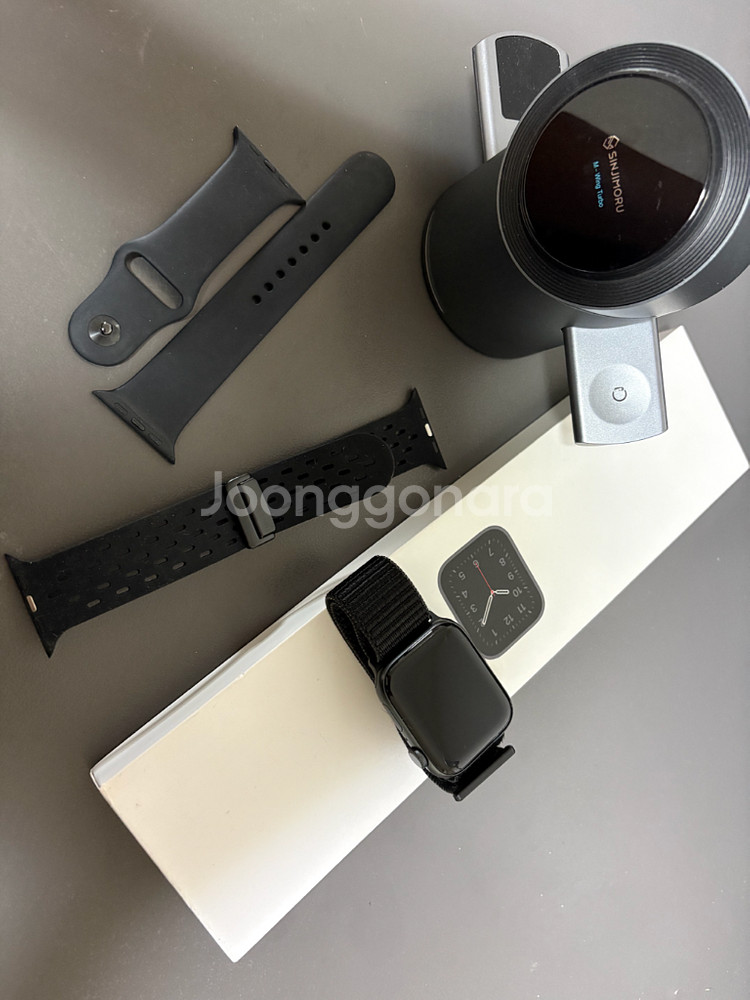 애플워치 SE 44mm 블랙 풀박스 +무선충전 거치대--3