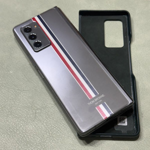 갤럭시 폴드2 톰브라운 에디션