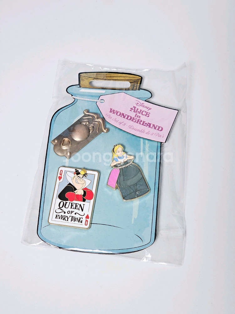 (새상품) 디즈니 스토어 이상한 나라의 앨리스 한정판 핀 뱃지 3종 세트--0