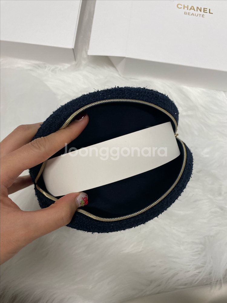 샤넬 뷰티 파우치 새상품--3