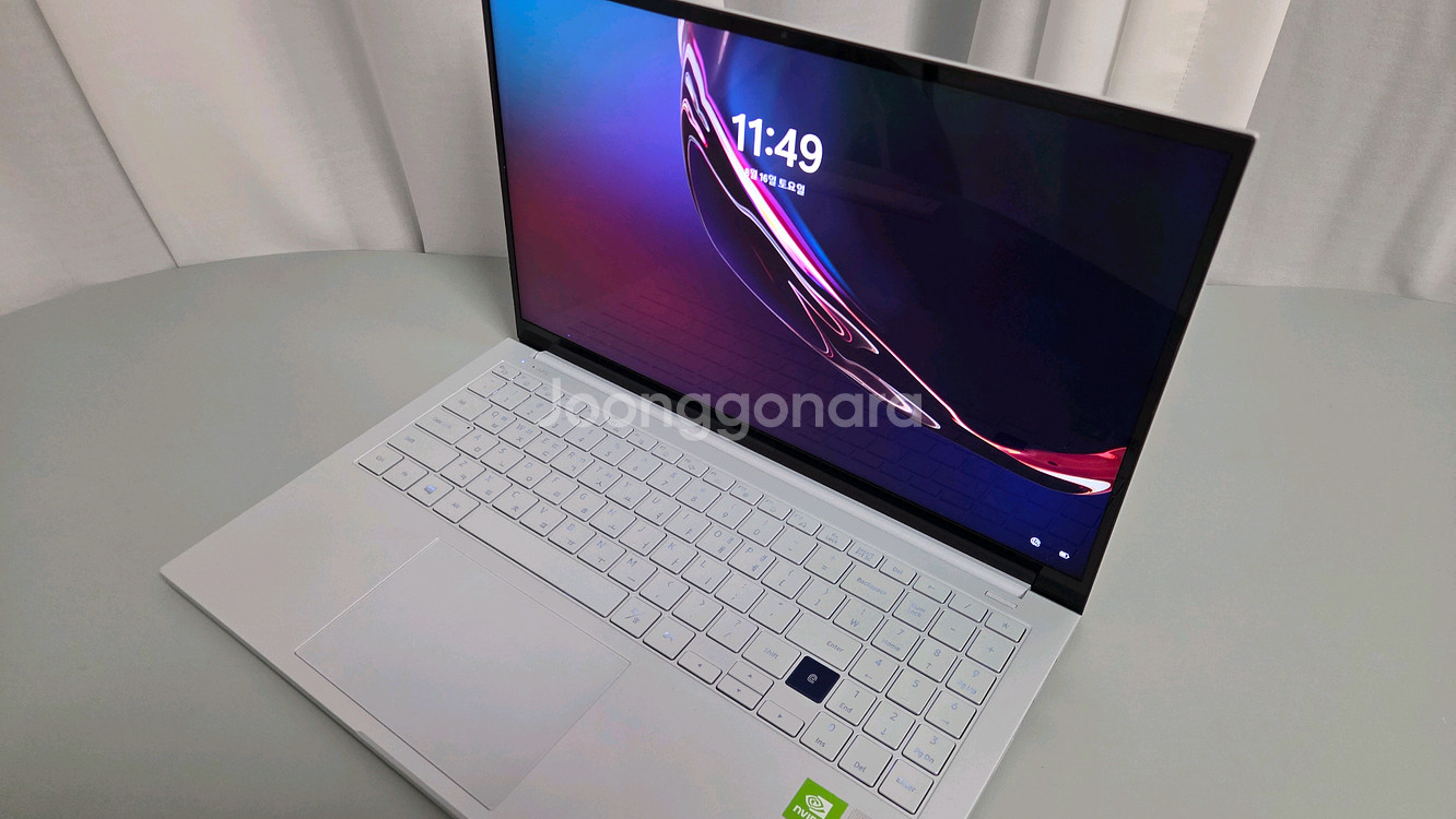 삼성 갤럭시북 이온 i5-10세대 램 16기가--2